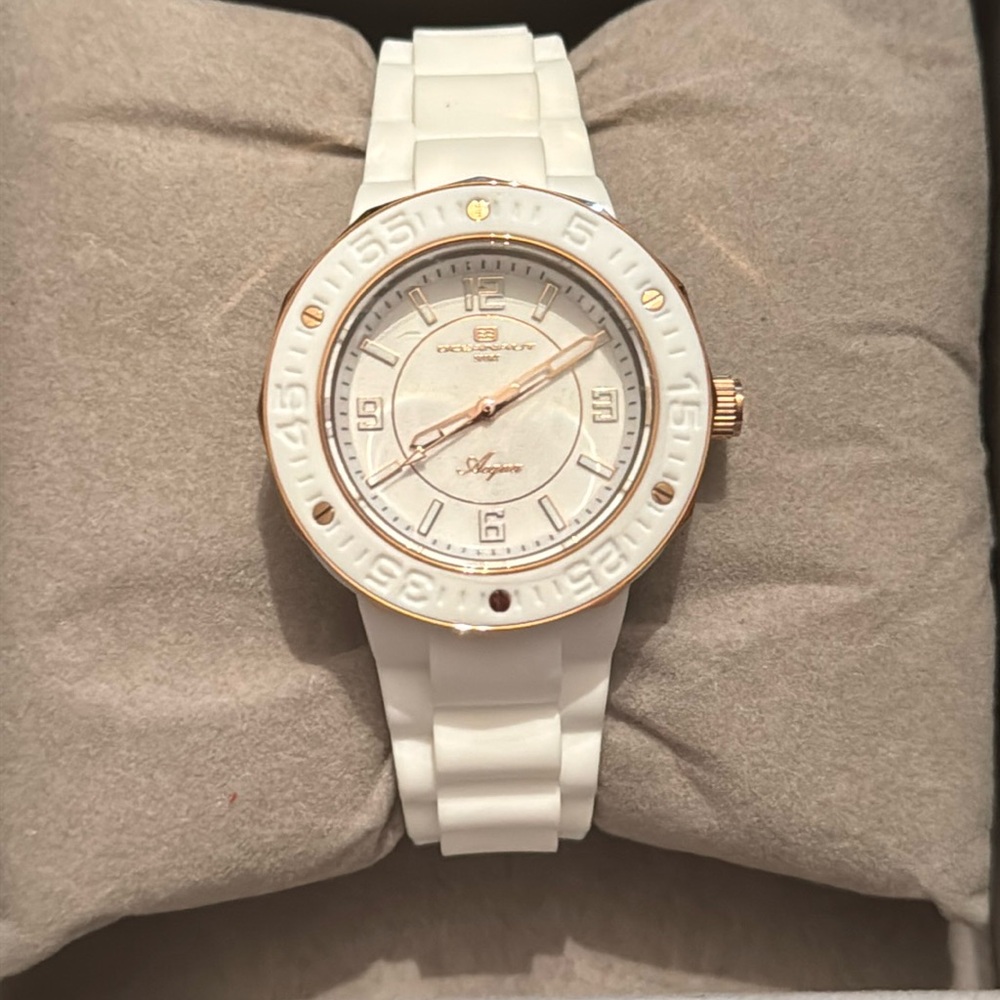 BNWT Oceanaut Acqua White with Rosegold Watch